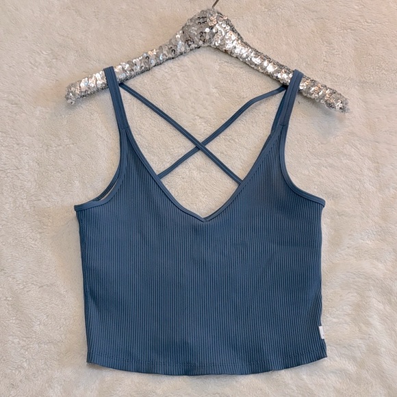 Vuori Tops - Vuori Ribbed Crop Size Large